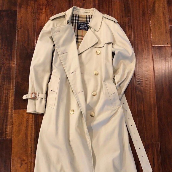 vintage burberry trench coat buttons